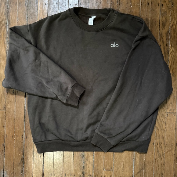 ALO Women’s Dark Brown Crewneck Sweatshirt - Picture 1 of 3